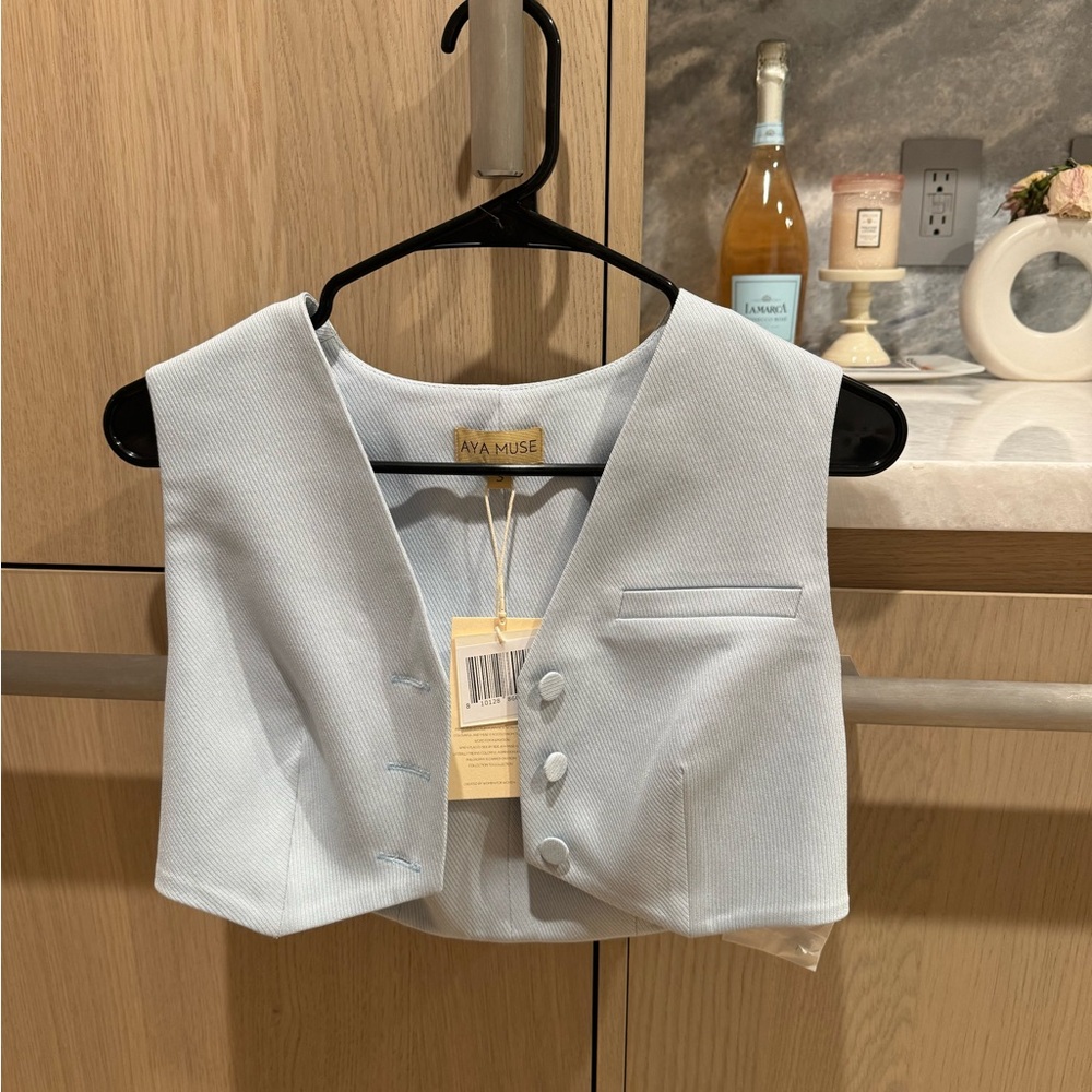 AYA MUSE Auri Cropped Vest
